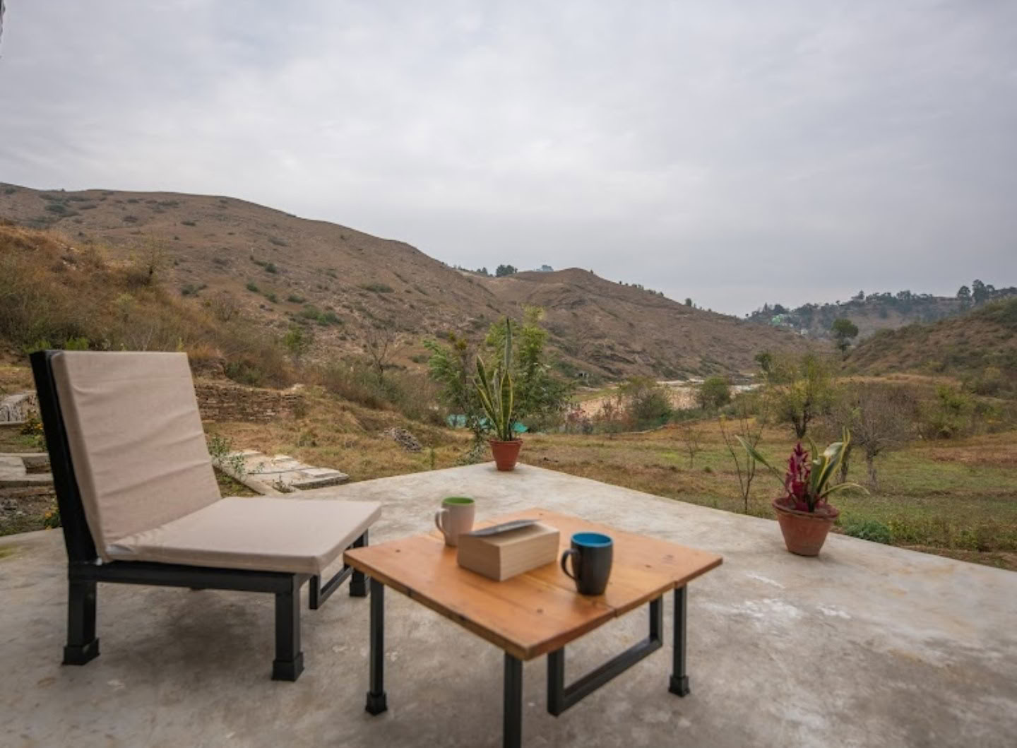 4-dages stilhedsretreat ved floden i Himalaya i Almora
