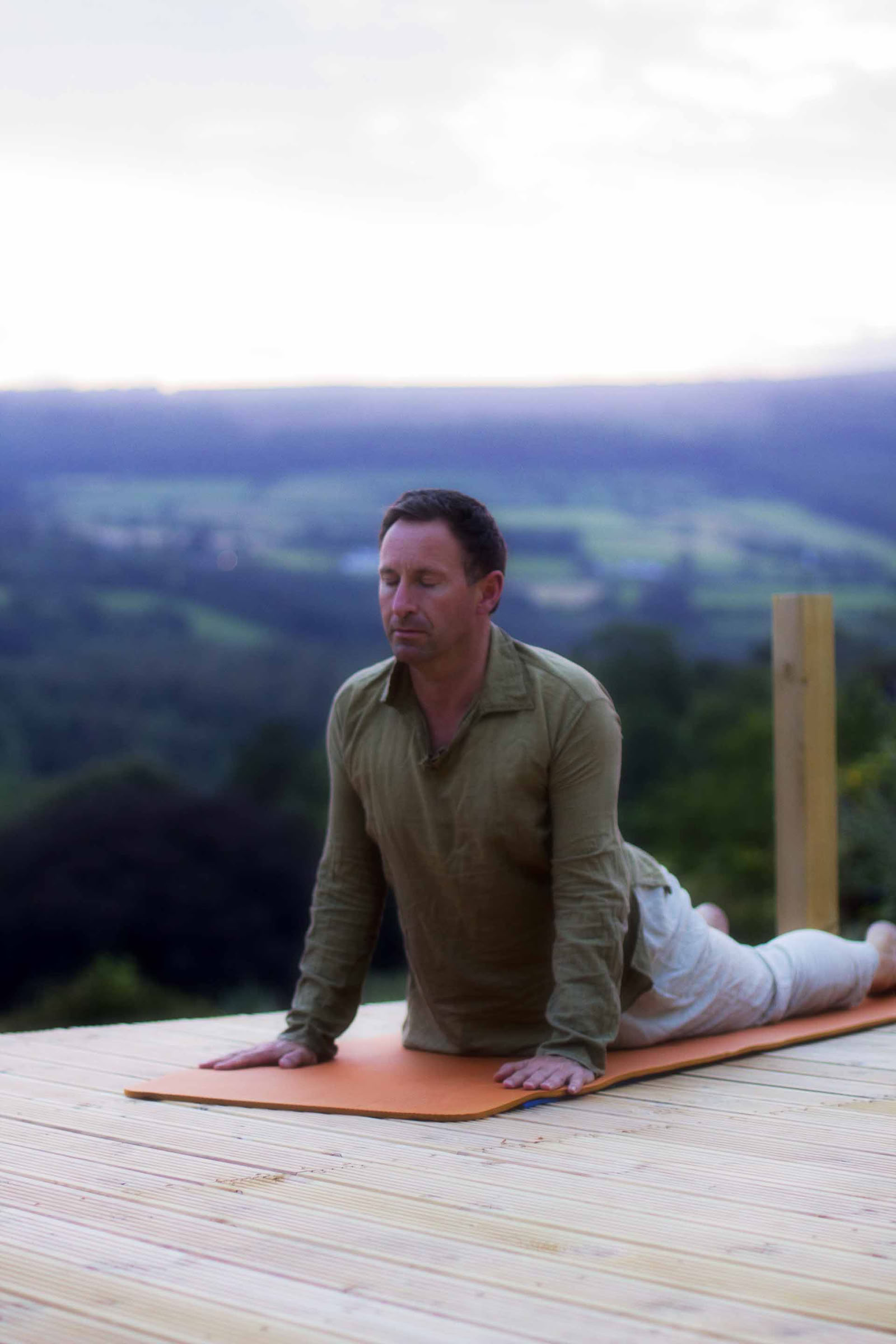 August genforbindelses-yogaretreat
