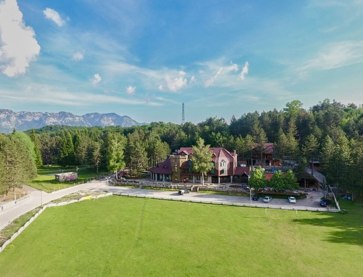 Razma bjerg-wellnessretreat for krop-sind-harmoni