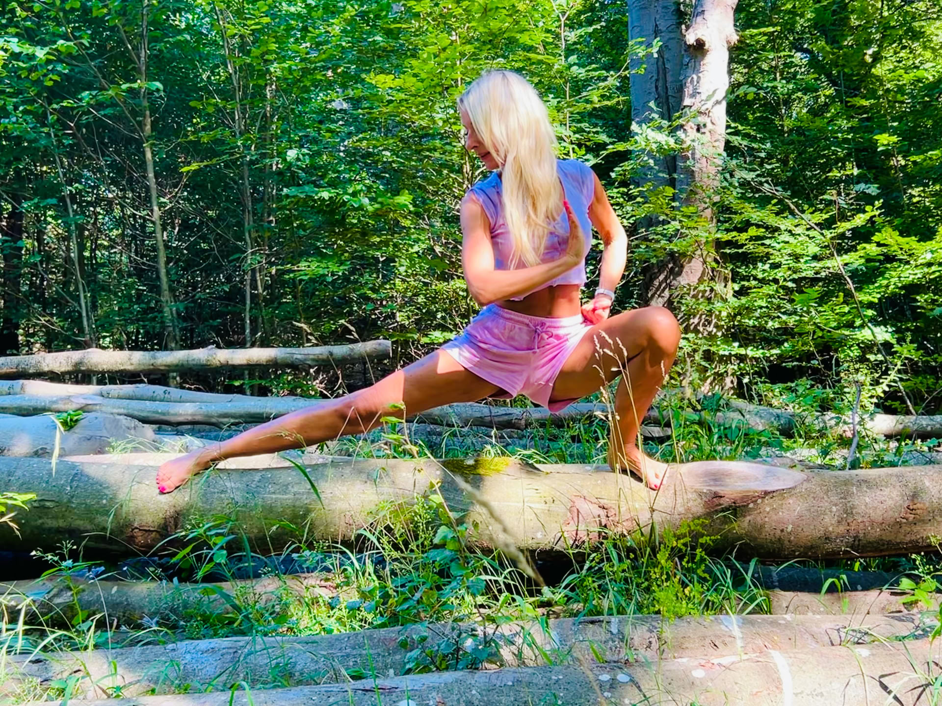 Forankret i naturen: en yoga- og qigong-retreat under træerne