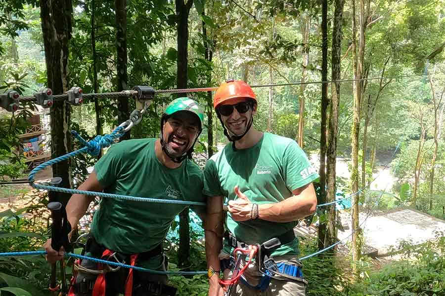 Ziplining på Pacuare-floden