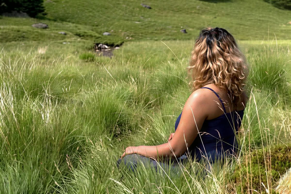 yoga, kropsligt forankret bevægelse og meditation