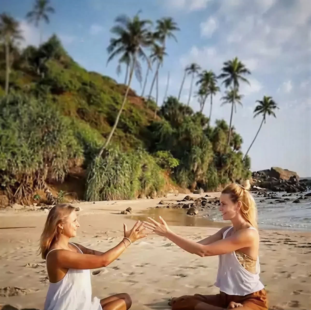 Loka Retreats - Yoga, Surf og Eventyr