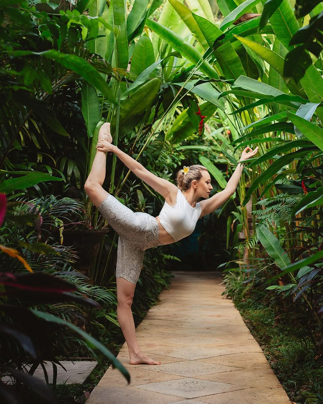 300 timers yogalæreruddannelse