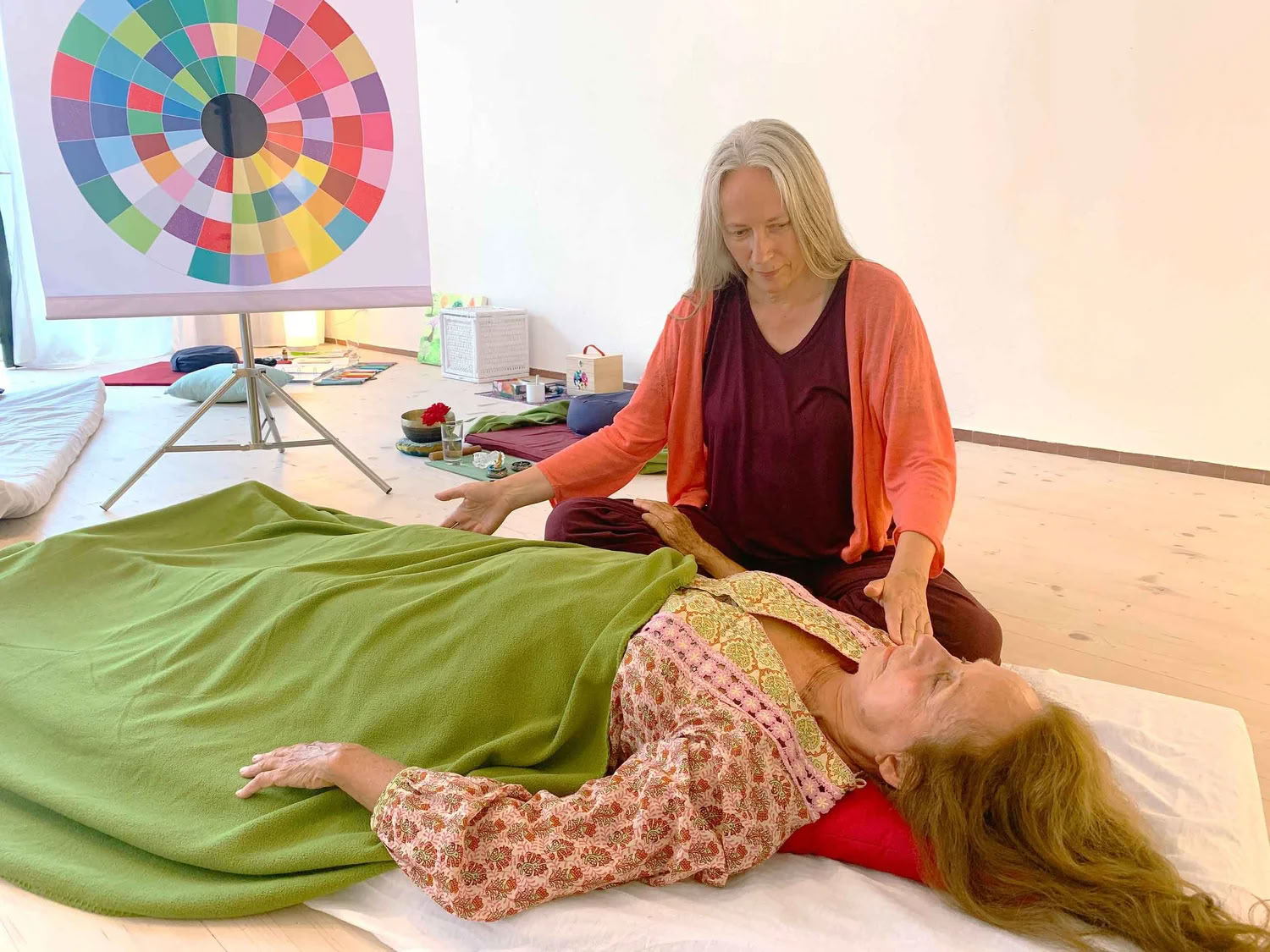 Tibetansk energiarbejde grunduddannelse i 4 moduler efter systemet med de 24 organ-cirkler: — Landguet Ried, center for mindfuldt liv | retreatcenter og workshophus