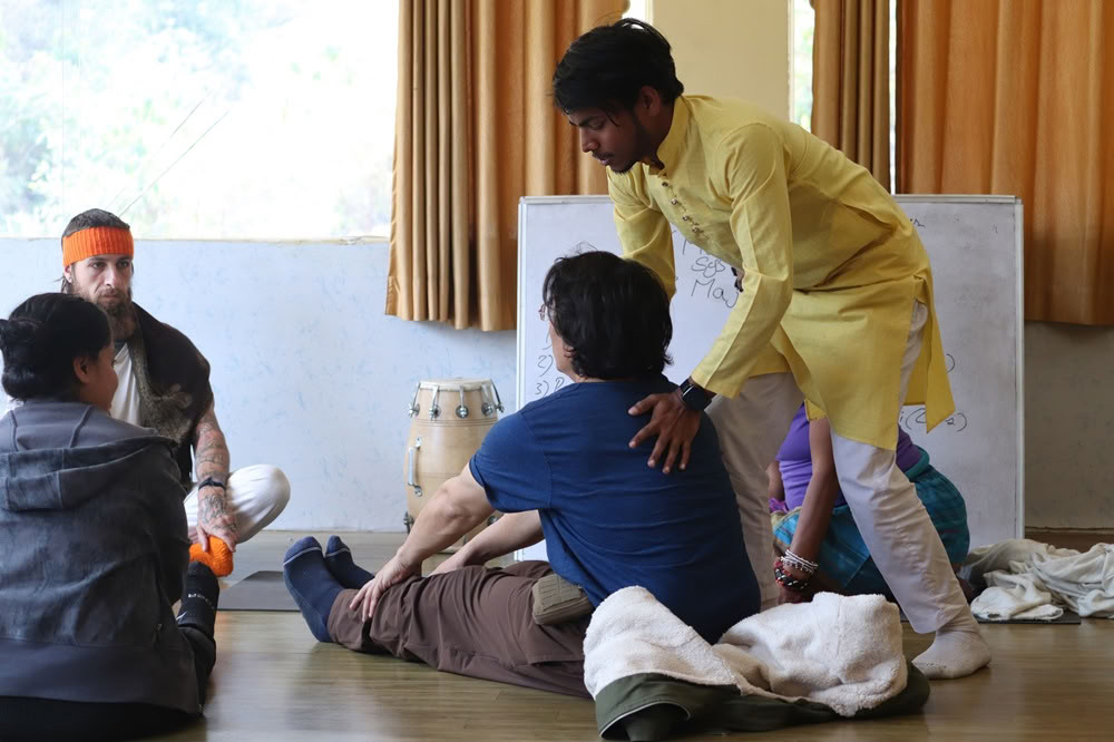 100 timers yogalæreruddannelse i Rishikesh, Indien