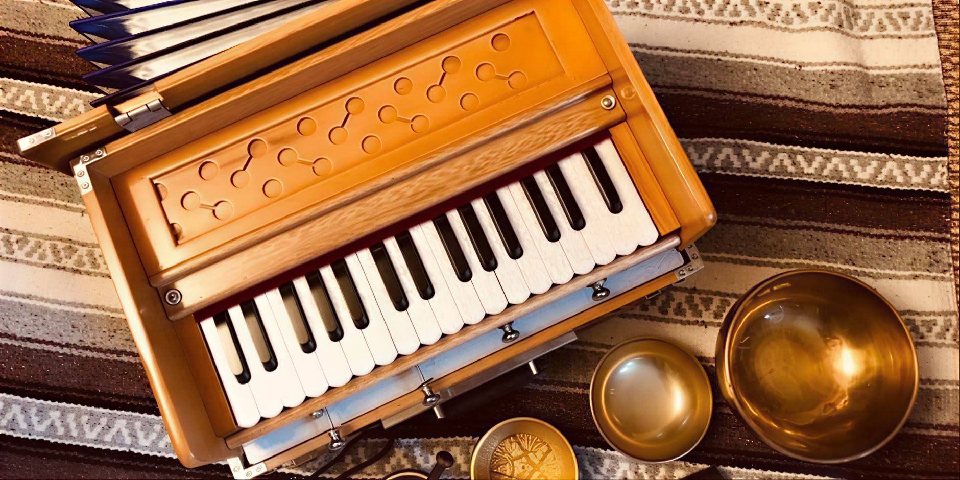 Kirtan-mantra, musik og fortælling
