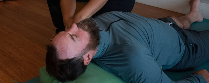 Kunsten at Berøring: Lær Grundlæggende Massage