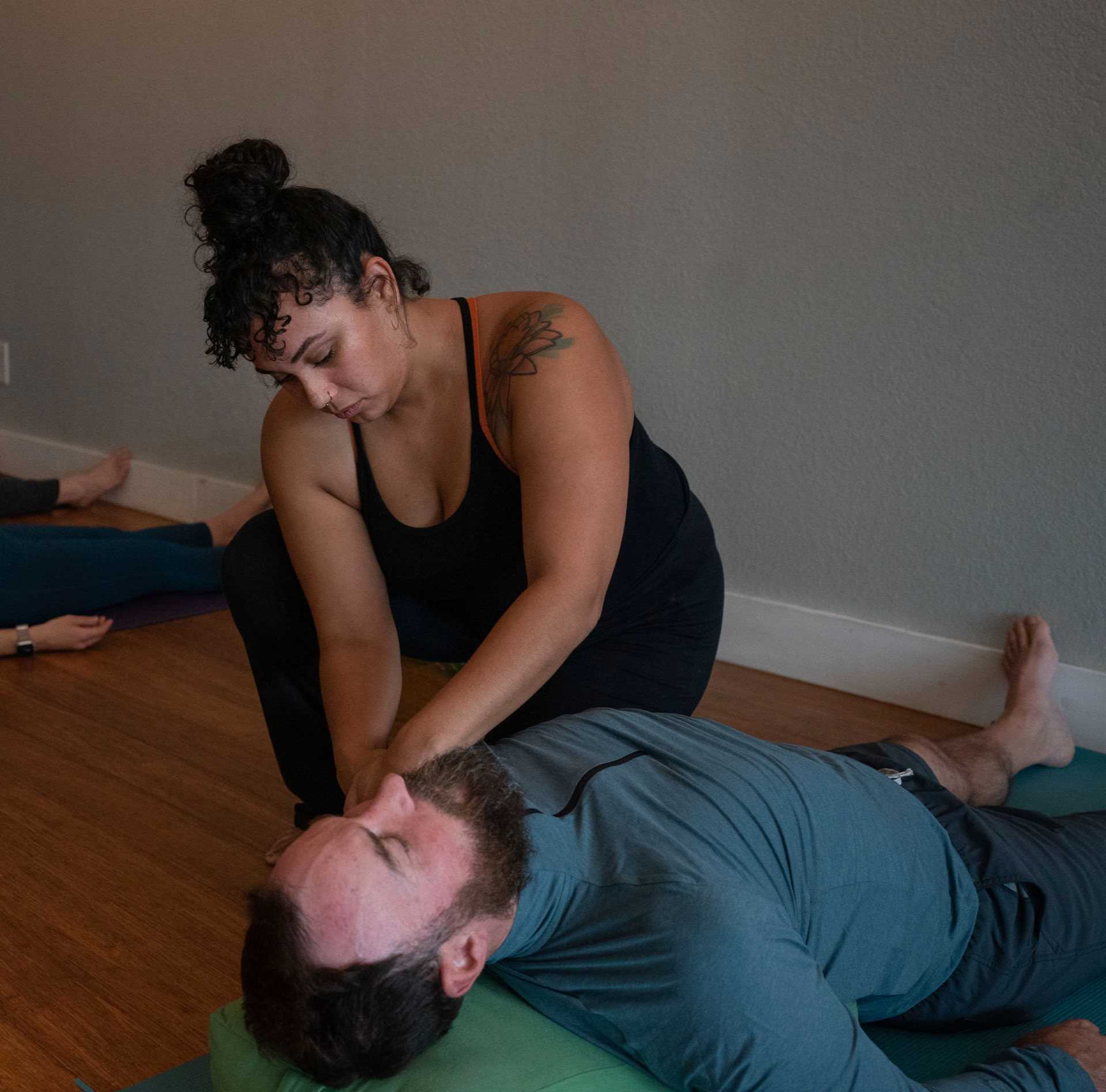 Tirsdagsyoga, afslapning og blid flow