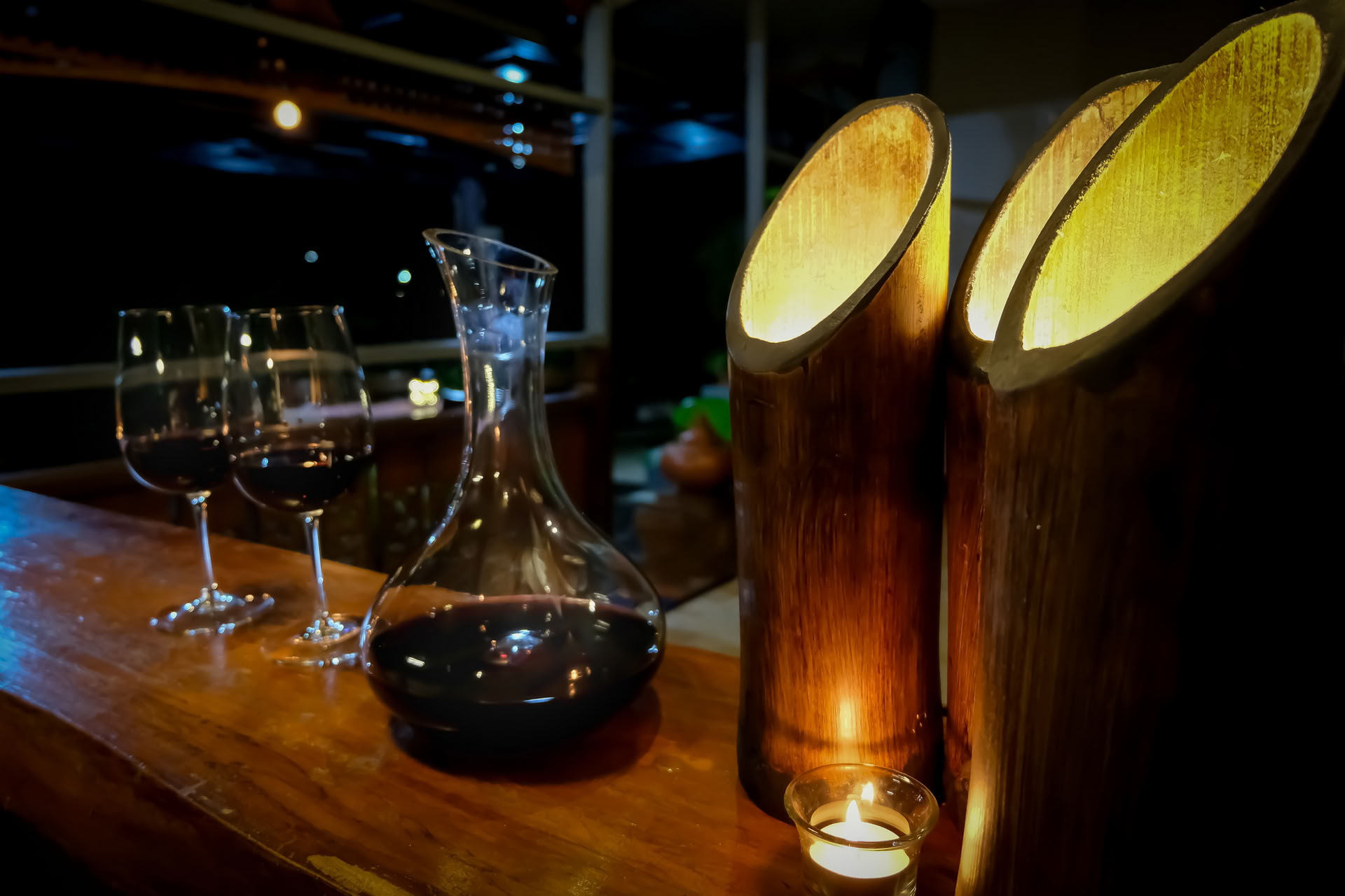 En skål for velvære – yoga og vin
