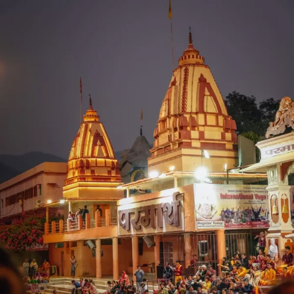 100 timers yogalæreruddannelse i Rishikesh