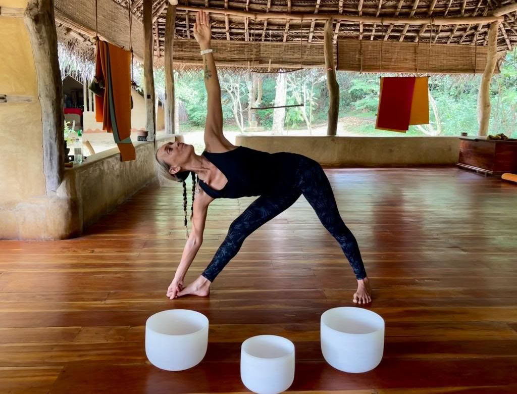 Florentina Lam-Clark - Foryngende yoga og lydhealing