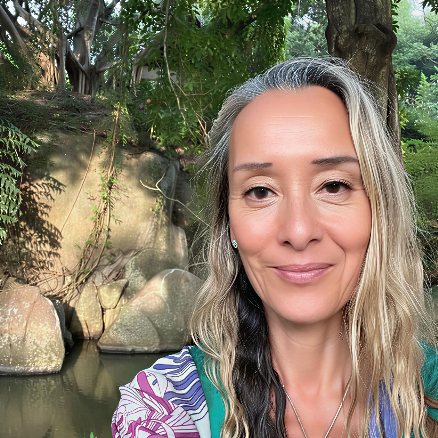 Florentina Lam-Clark - Foryngende yoga og lydhealing