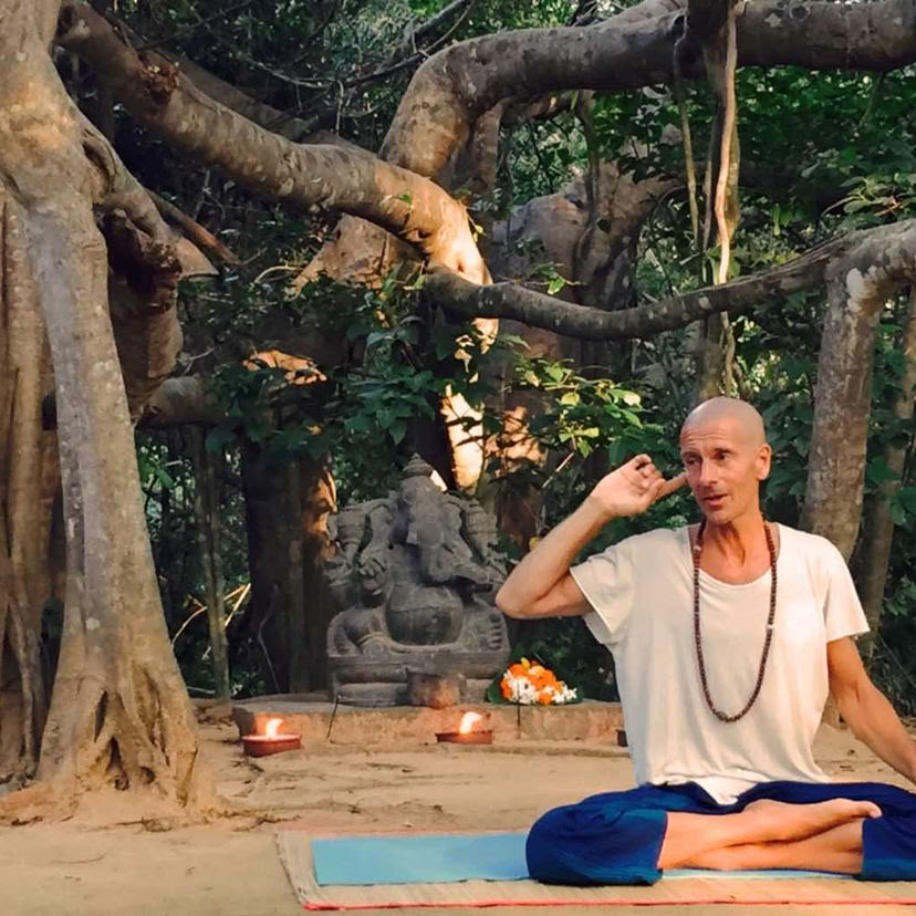 James de Maria - Bevidst Yoga Flow