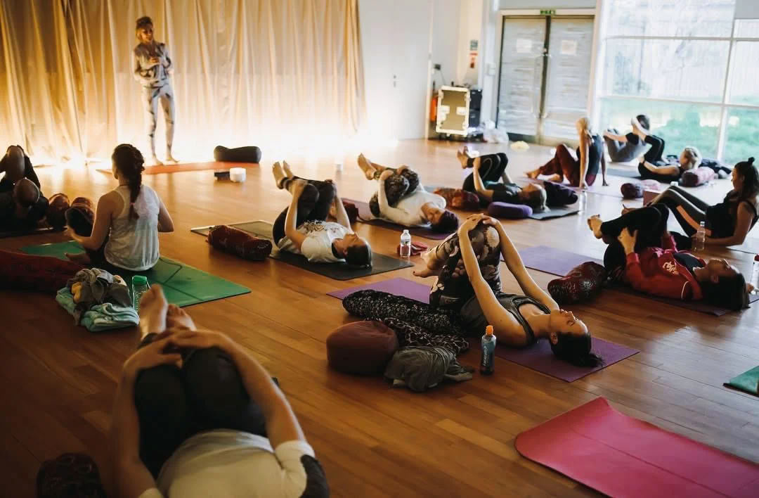 Vinyasa Flow + Yin Yoga (Alle niveauer)