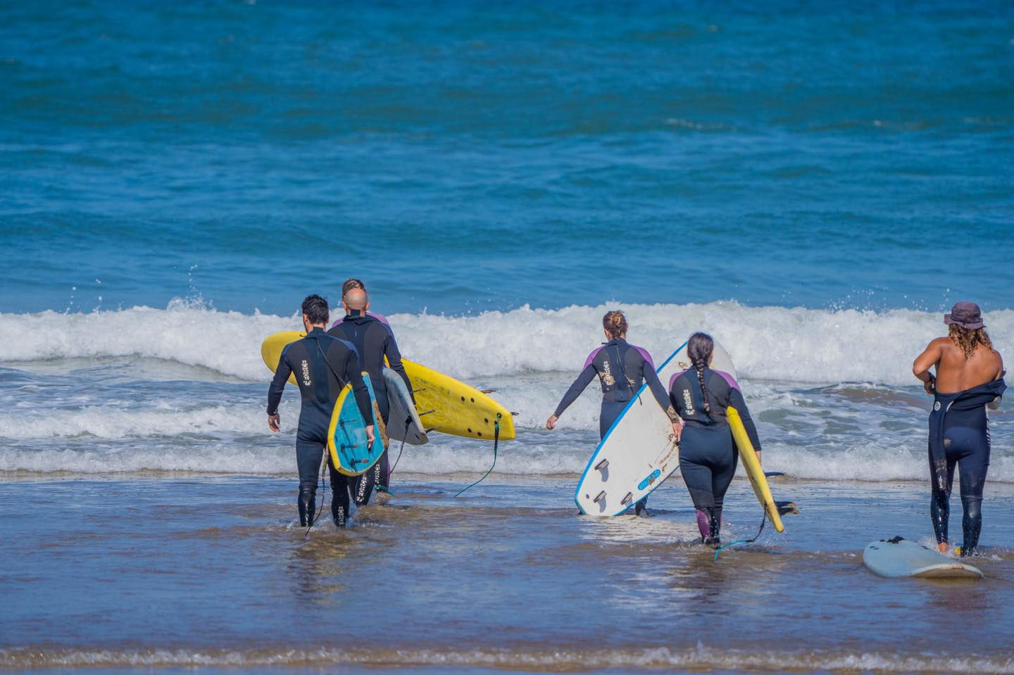 Surf- og yoga-pakke