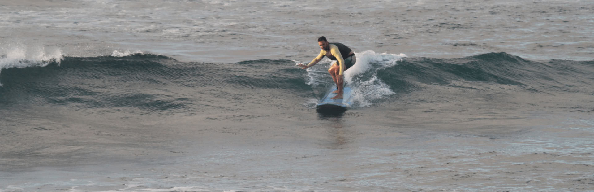 Standard surfe- og yogaretreat