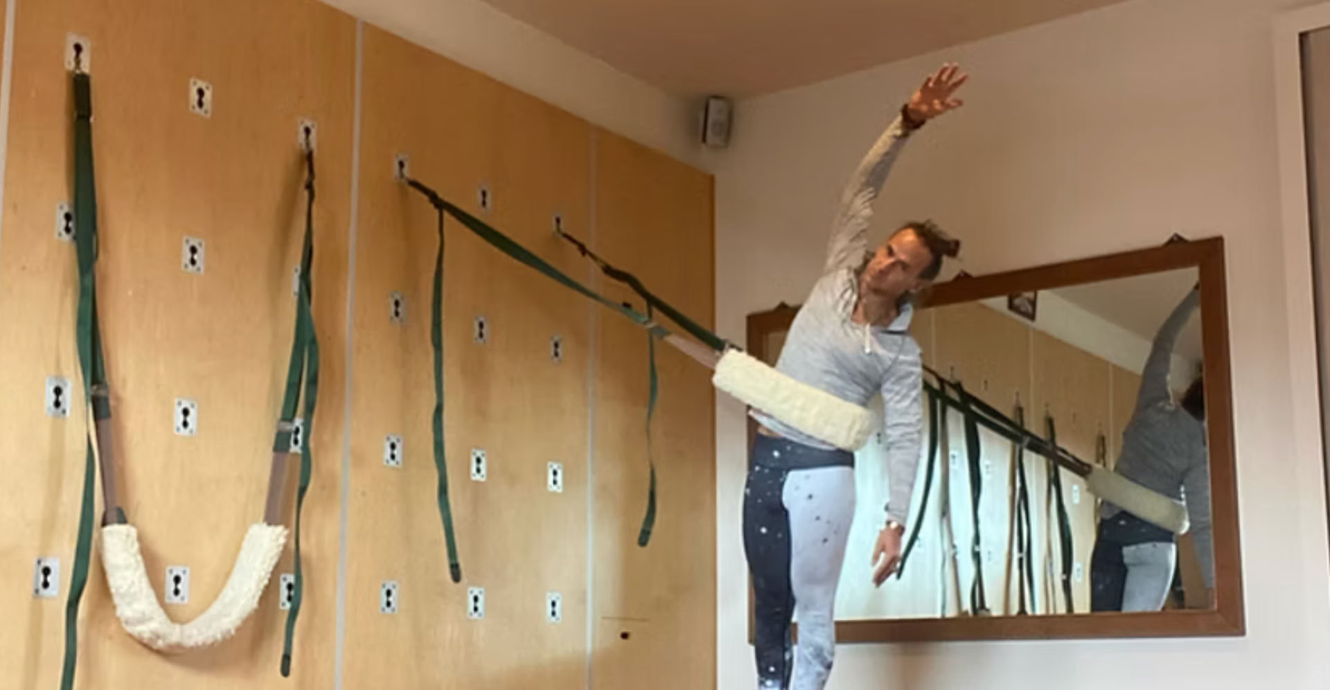 Væg-yoga og suspensionsterapi