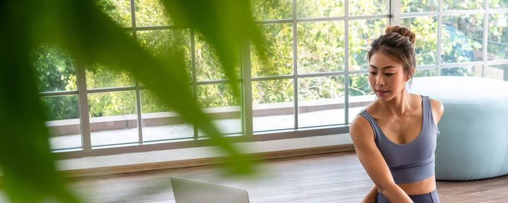 Hybrid 300-timers Vinyasa Flow yogalæreruddannelsesforløb