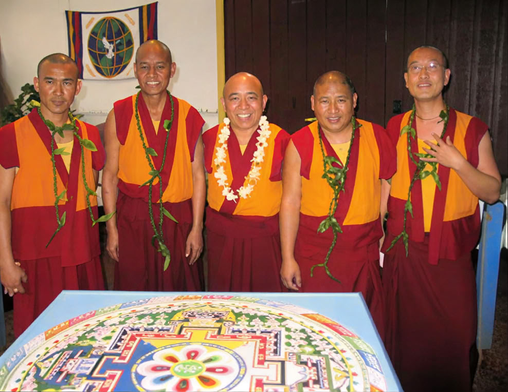 Te og samtale med Nechung Choktrul Rinpoche