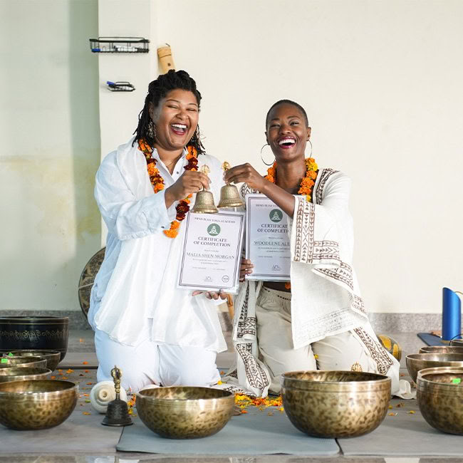 100-timers uddannelseskursus for lydhealinglærere i Rishikesh