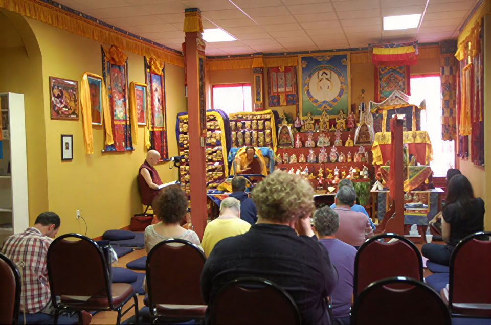 Ngondro (kl. 18.00) & stille meditation (kl. 18.30)