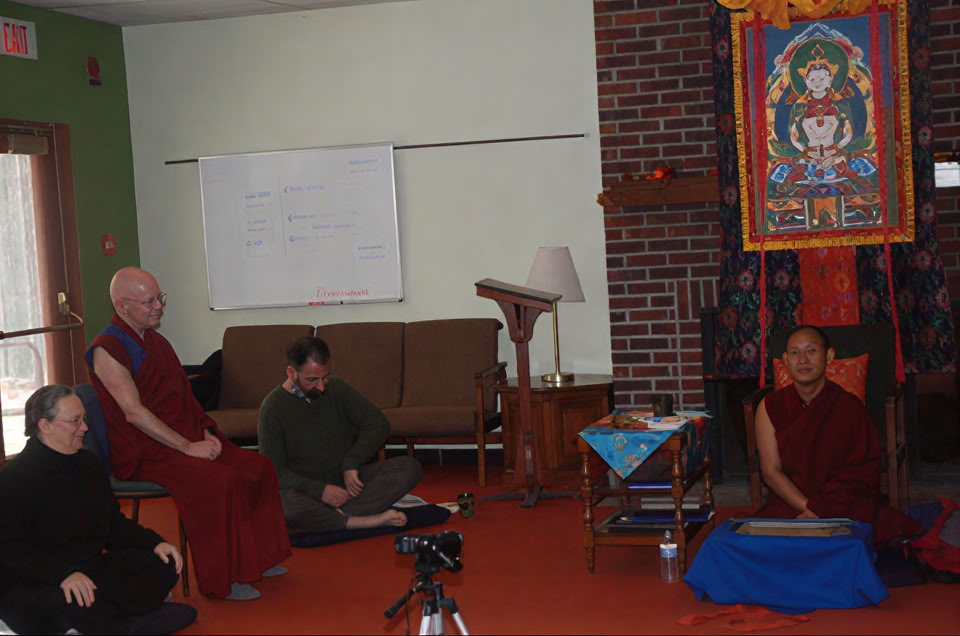 Ngondro (kl. 18.00) & stille meditation (kl. 18.30)