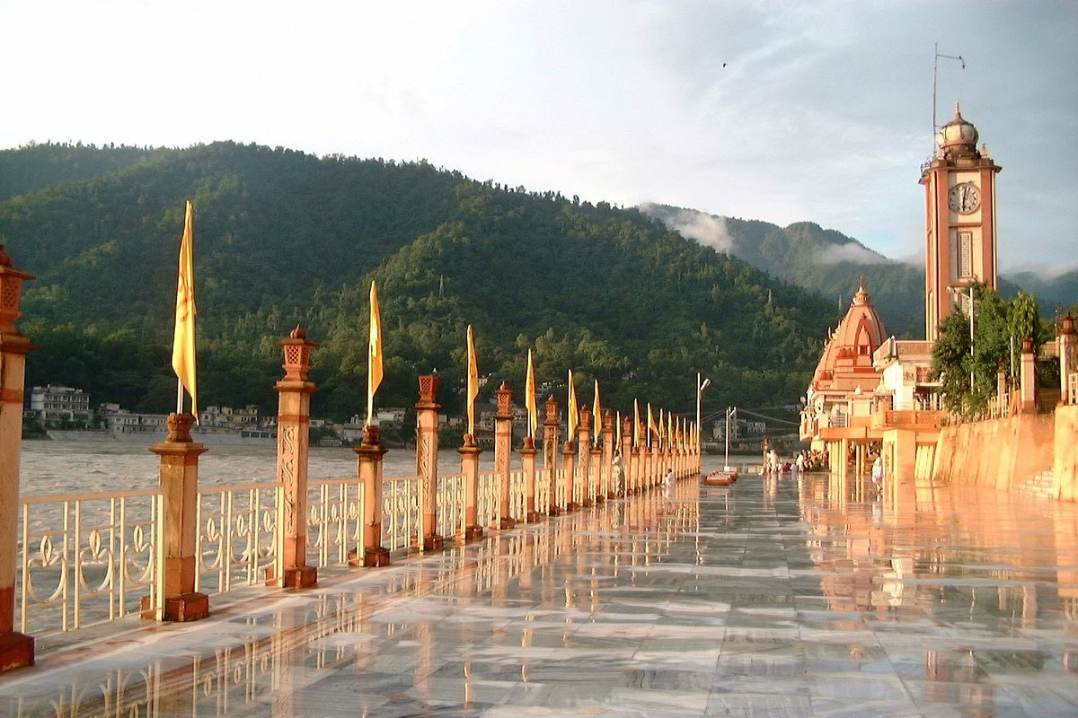 200 timers Hatha Vinyasa yogalæreruddannelse