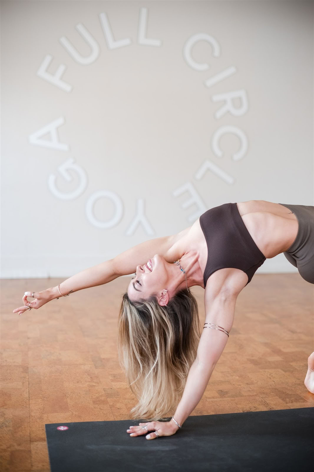 Fuld Cirkel Yoga