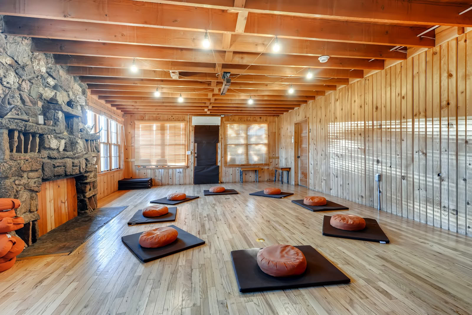 Retreatcenter for økodharma i Rocky Mountains