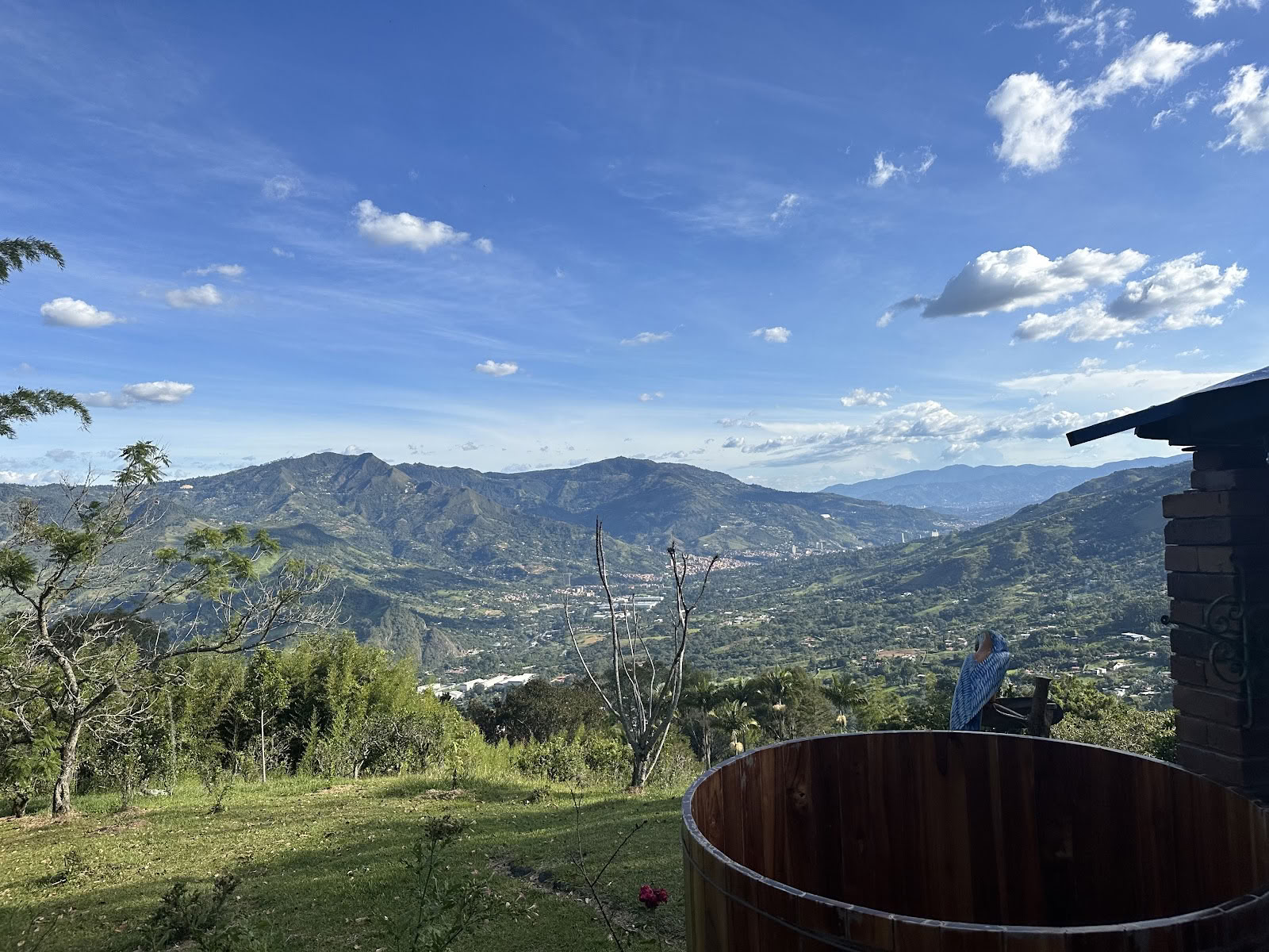 Ayahuasca-retreat i Colombia med mundharmonika (tidligere Guacamayo)