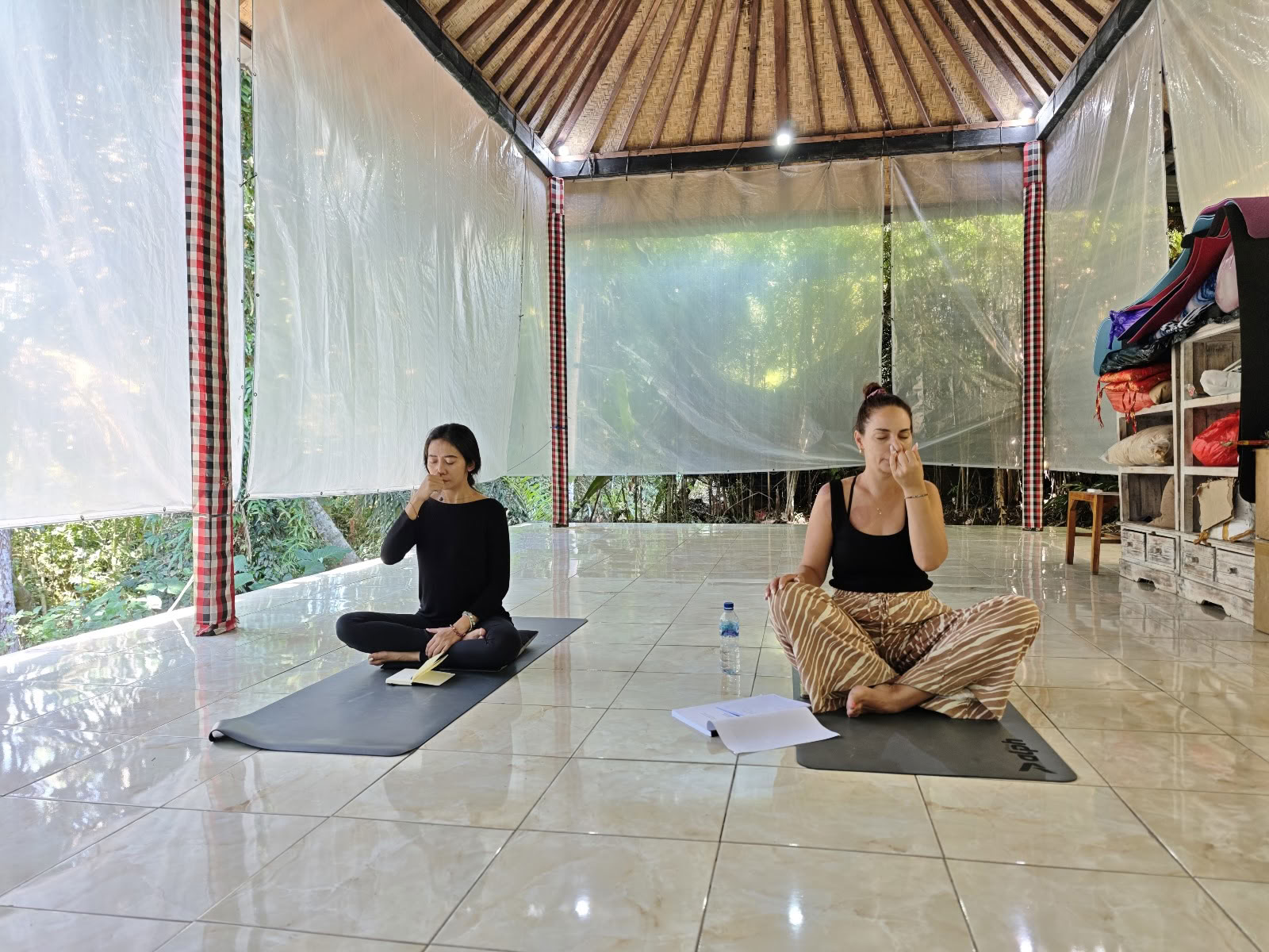 Bali Yoga Center - Yogaundervisning og yogalæreruddannelse i Ubud, Bali