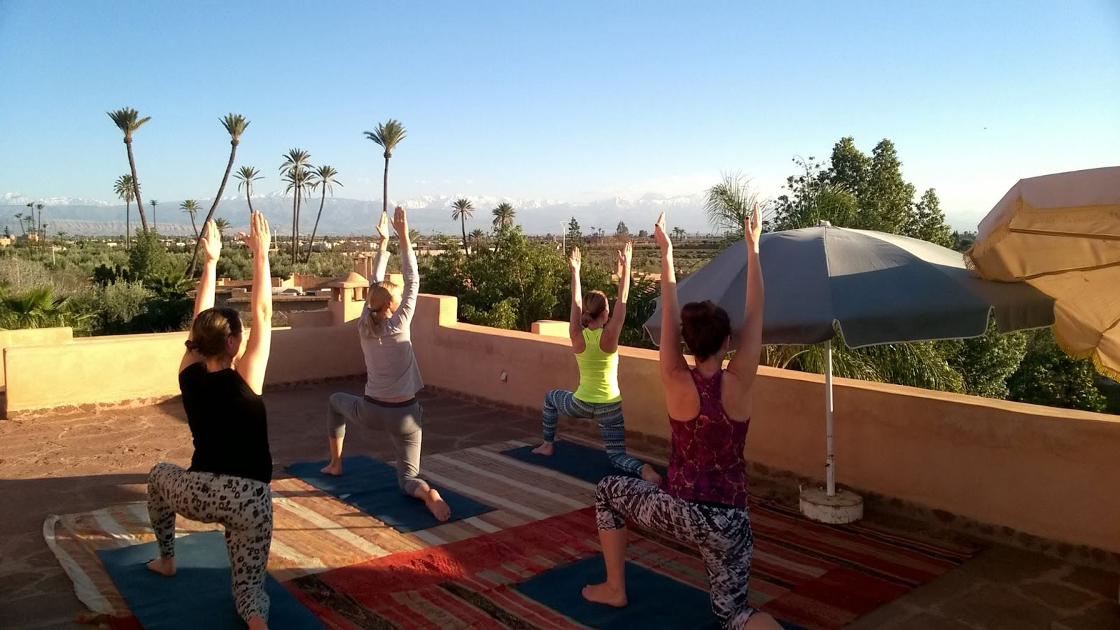 Yoga med Perumal Marokkoretreats