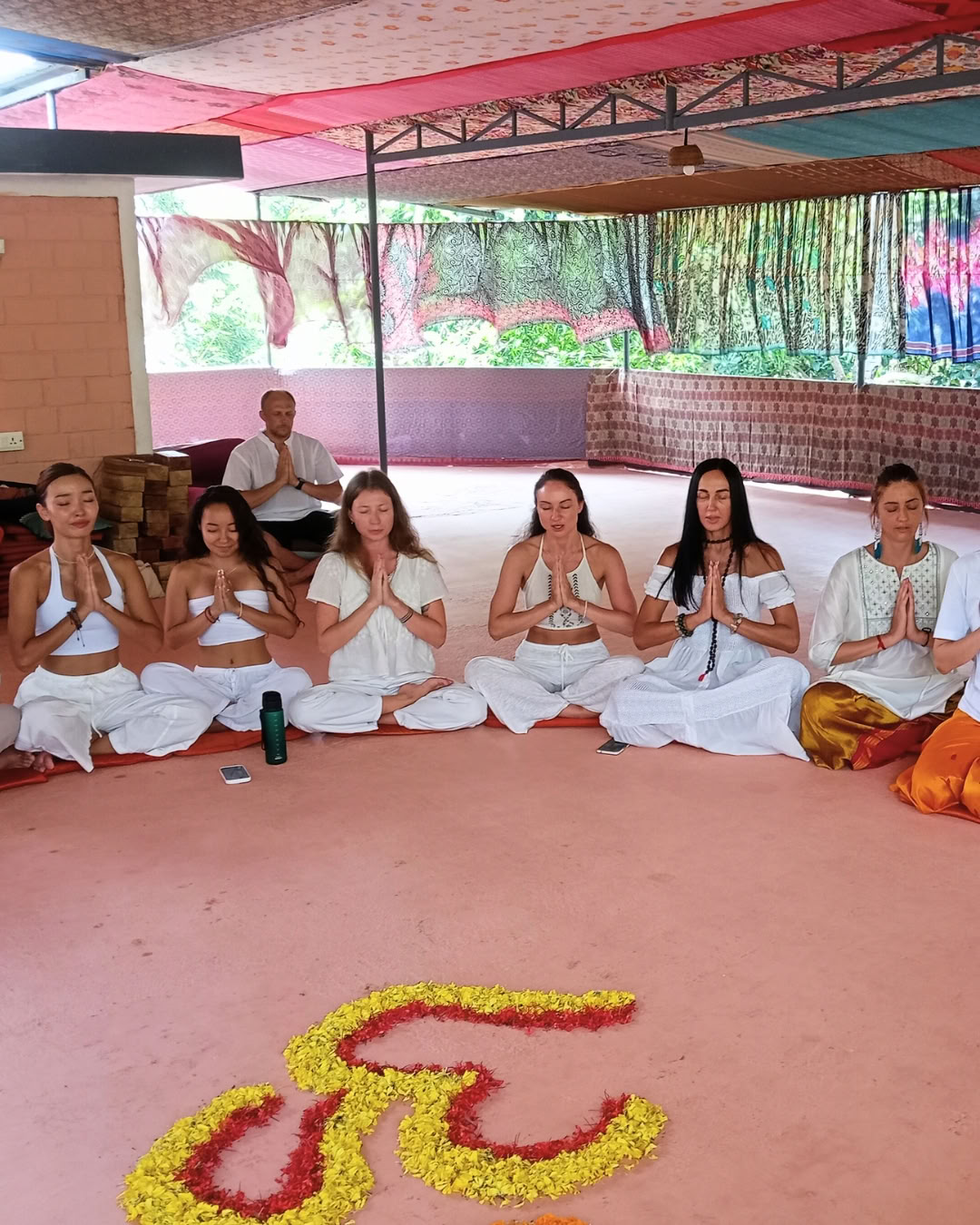 Rishikul Yogshala - Yogalæreruddannelse i Kerala