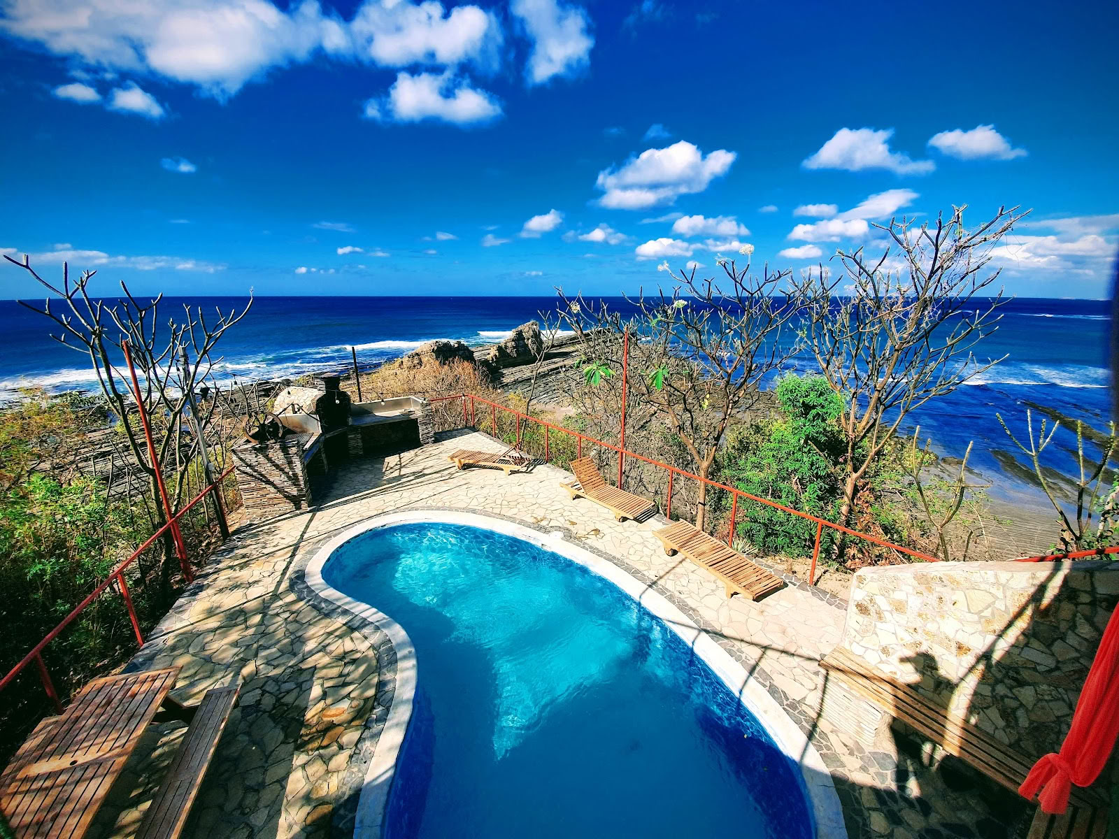 Magnific Rock - Surfresort & Yoga-retreat Nicaragua