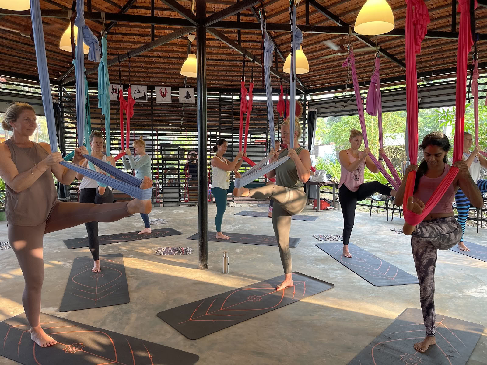 OM Studio Agonda - Aerial Yoga og lydhealing i Goa