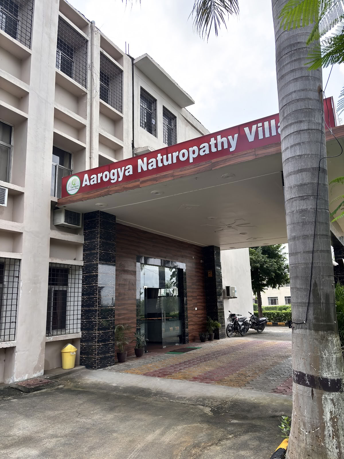 Aarogya Naturopati Landsby