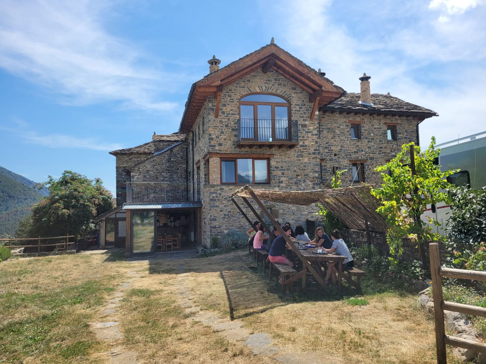 Casa Cuadrau: Yoga, Kunst & Natur i Pyrenæerne