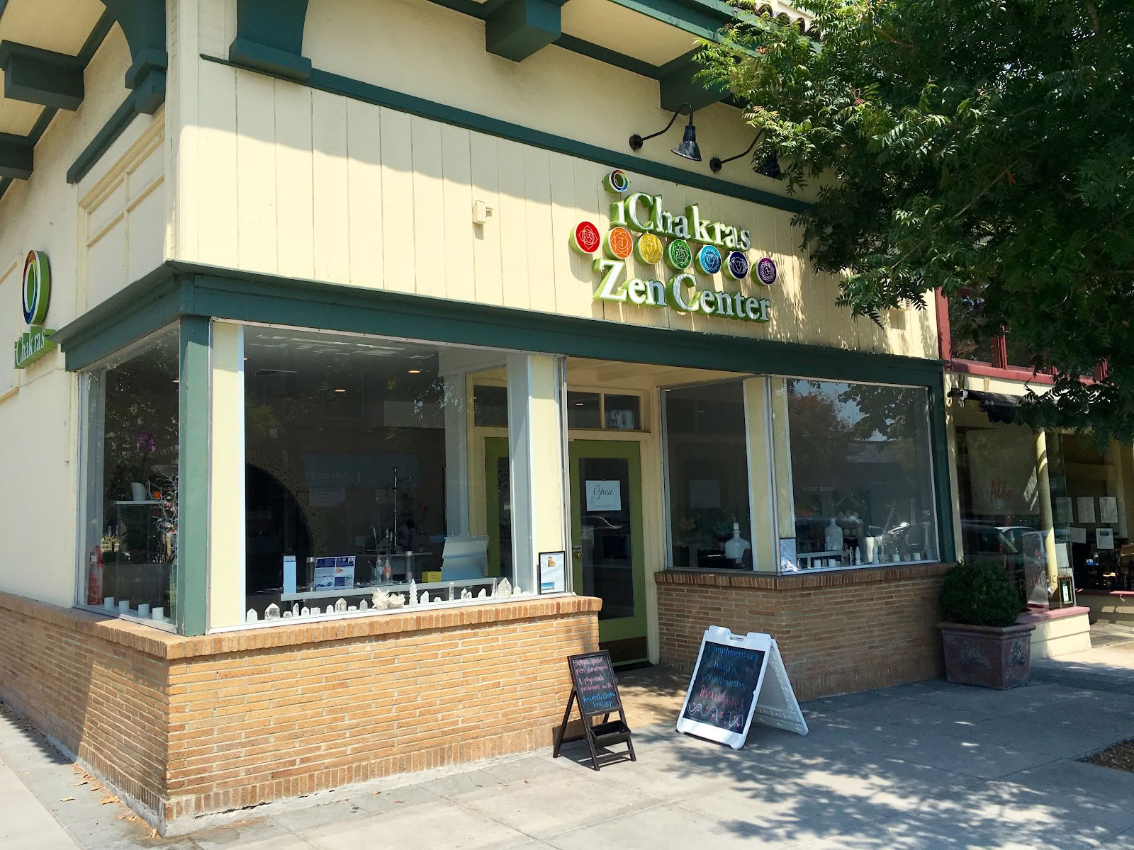 iChakras Smart Meditationsklub + iJuice Lounge