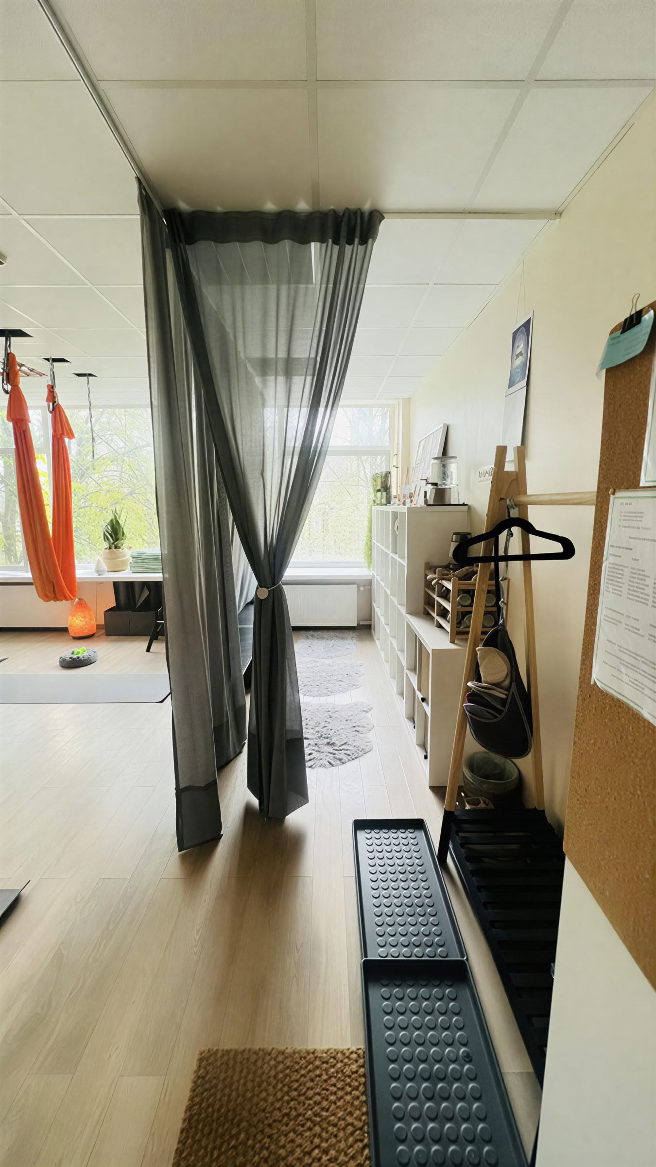 Studie Air Therapy | Oro Yoga Vilnius | Aerial Yoga Litauen