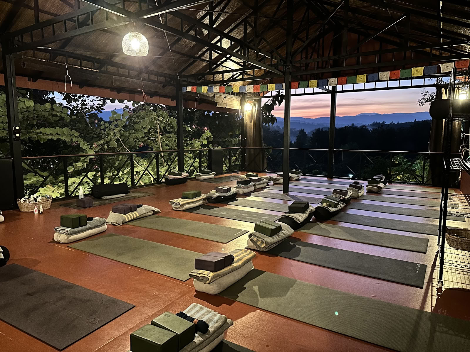 Ægte natur Chiang Mai - Yoga- og meditations-hjemmestedsretreat
