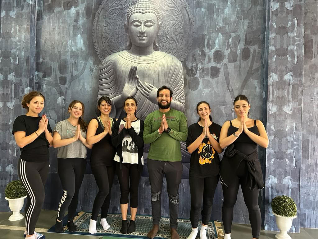Solskin yoga / Bedste yogaklasser i Amritsar / Yogaklasser i Amritsar / Yoga i Amritsar