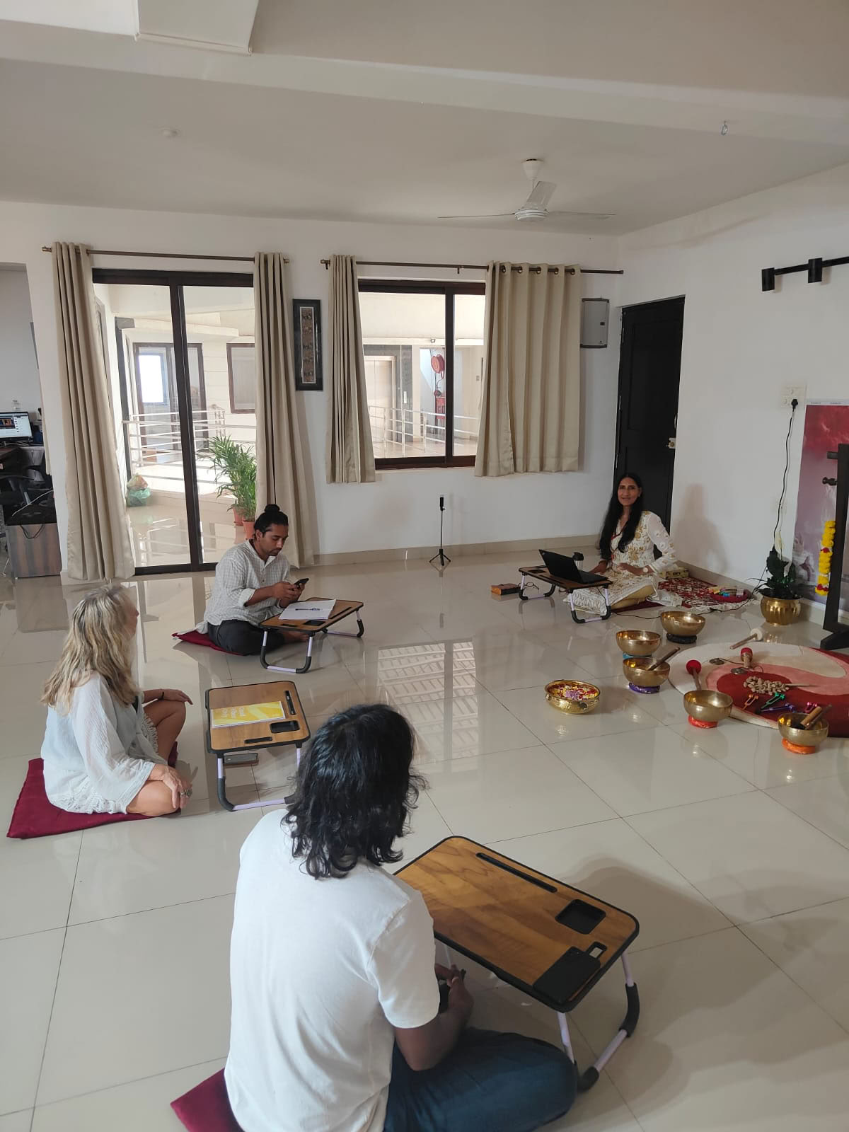 Menneskelig Berøring Yoga & Lydhealing