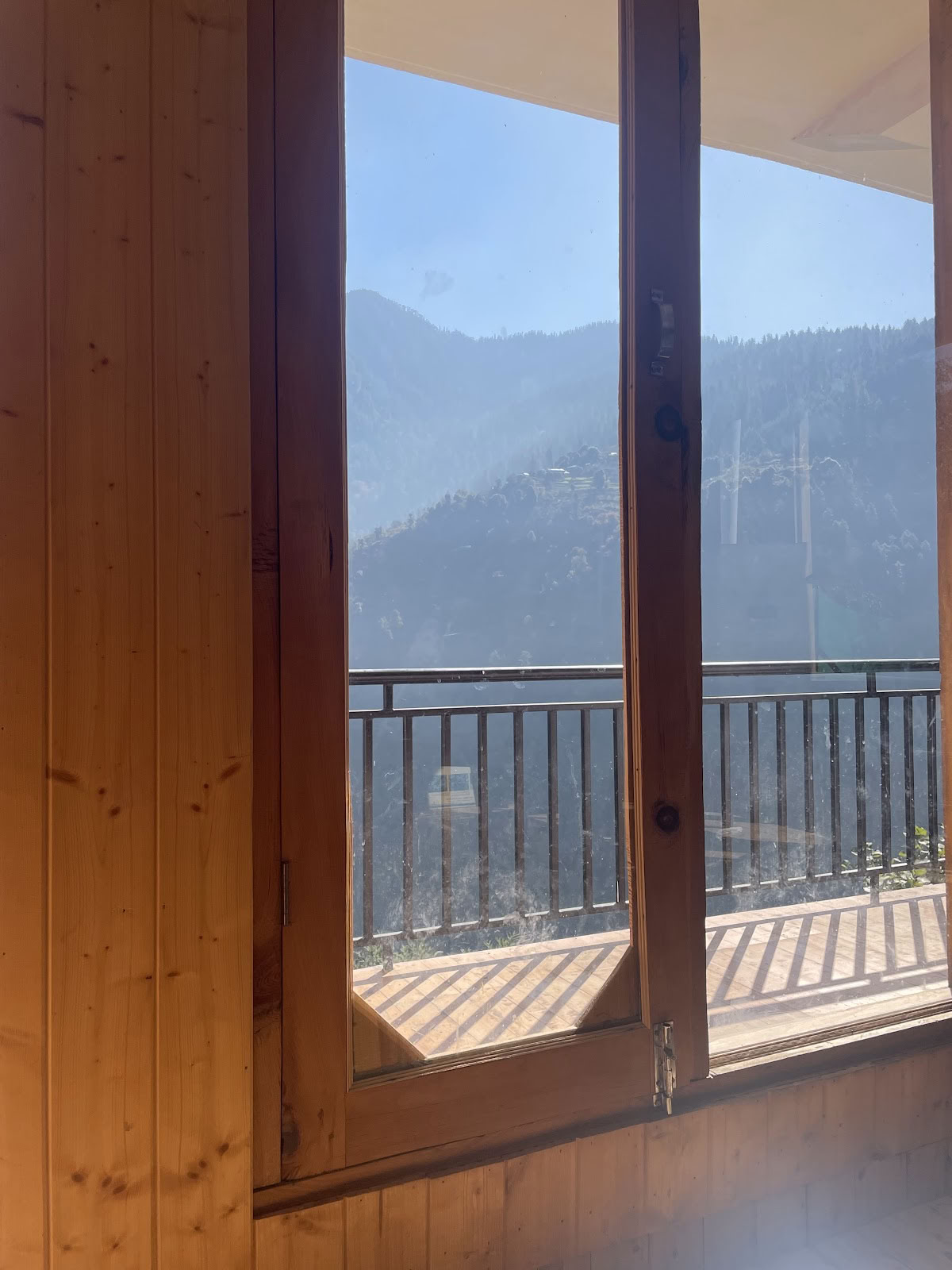 The Void Tirthan - Workation fra bjerge, homestay, coliving, coworking og café