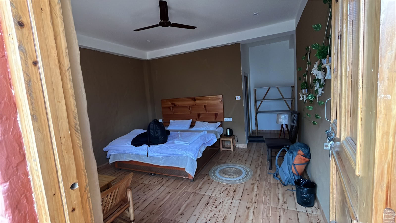 The Void Tirthan - Workation fra bjerge, homestay, coliving, coworking og café
