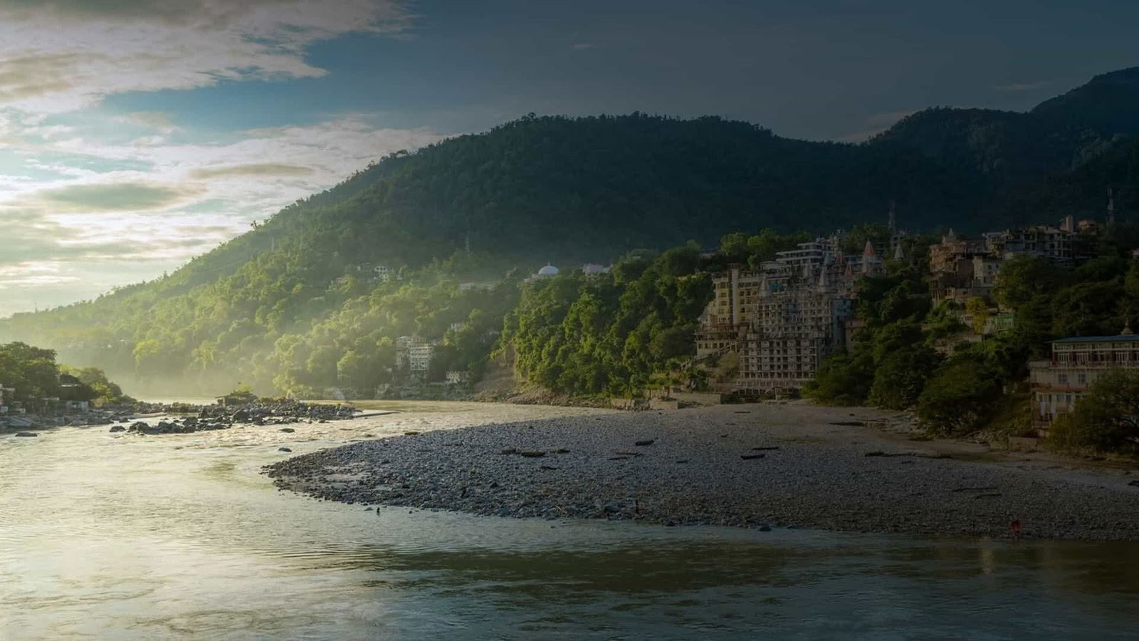 Drishti Yoga School - Den bedste yogalærerskoleuddannelse i Rishikesh