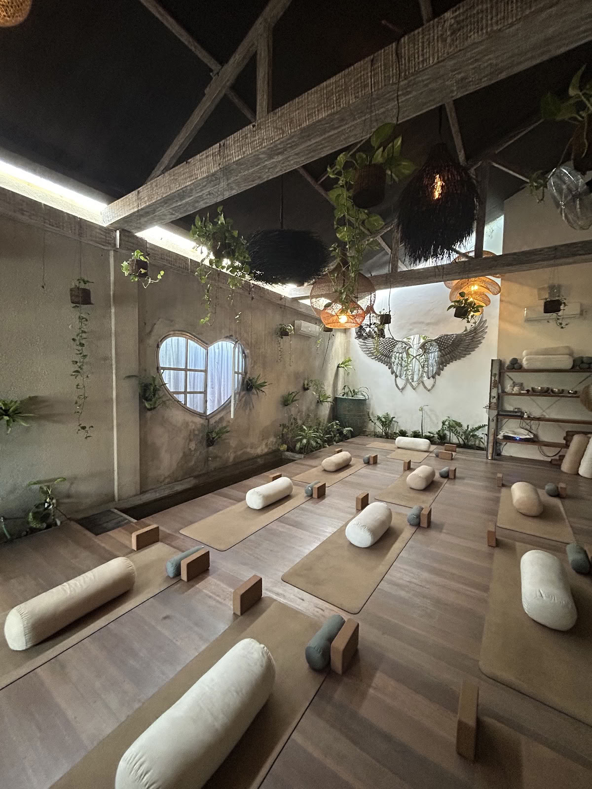 Hjertets Rum Bali - Yin Yoga & Holistisk Studie