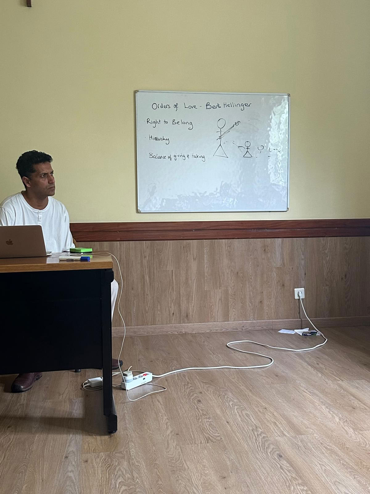 Dr. Ameet Aggarwal ND, naturopatisk læge, homøopat, psykoterapeut