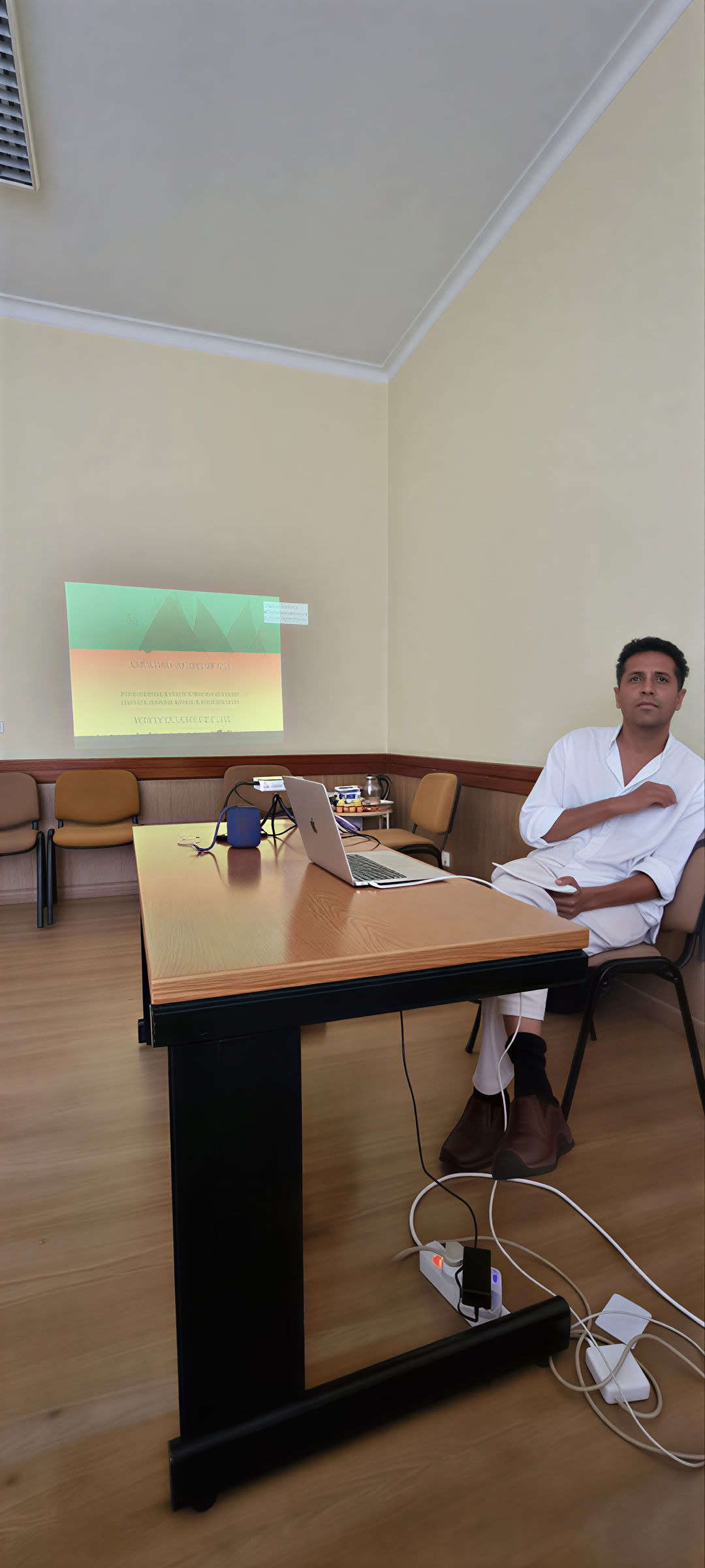 Dr. Ameet Aggarwal ND, naturopatisk læge, homøopat, psykoterapeut