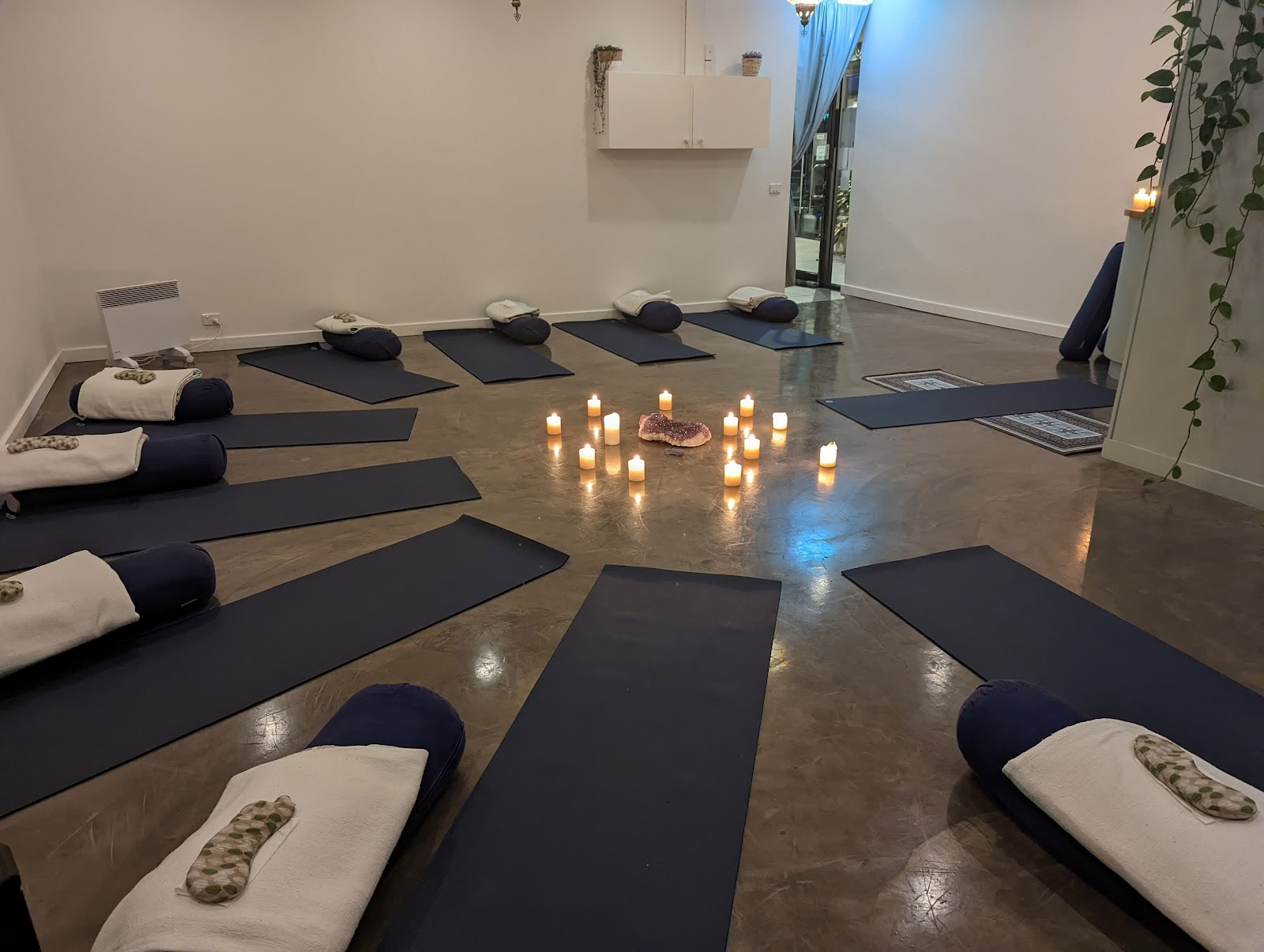 Kirsty Saunders - Spinal Energetics & Retreats